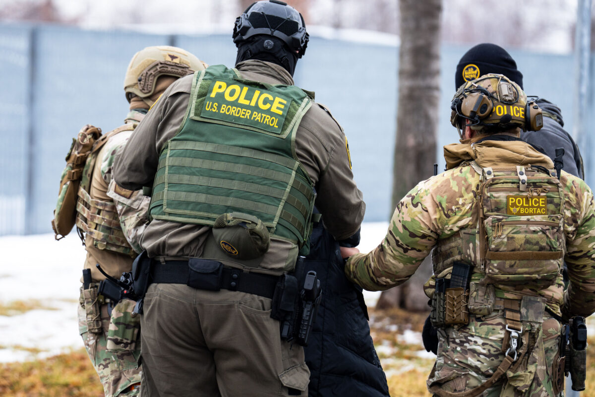 U.S. Border Patrol Agents Arrest at Minneapolis ICE Detention Center
