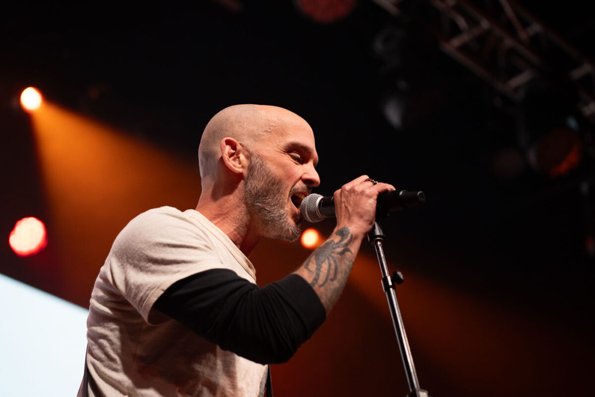 Bruce Springsteen performed “Streets of Minneapolis” at First Avenue in downtown Minneapolis this afternoon. He was the special guest on a show that included Tom Morello, part of Rise Against, Al Di Meola, Ike Reilly. The “Concert of solidarity & resistance to defend MN!” was announced on Wednesday.