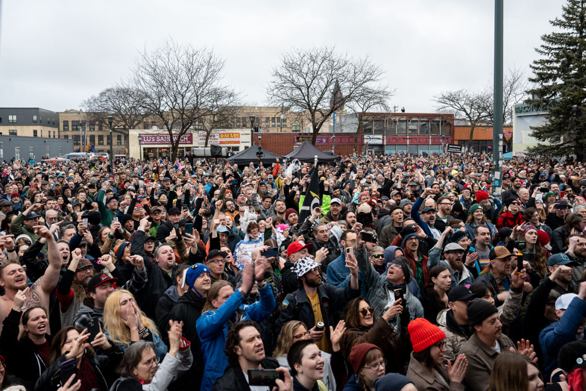 Dropkick Murphys perform at a benefit concert across the street from where Alex Pretti was killed by federal agents. Dropkick Murphys finished their acoustic set with "I'm Shipping Up to Boston". Their set was part of a 7 hour benefit show across from where Alex Pretti was killed by federal agents on January 24. A little over a mile from where Renee Good was killed 17 days prior.“We’ll never forget what we saw with our own eyes, we’ll never forget what we’ve seen here today. Thank you all for allowing us to come bear witness with you, thank you Minnesota!”.