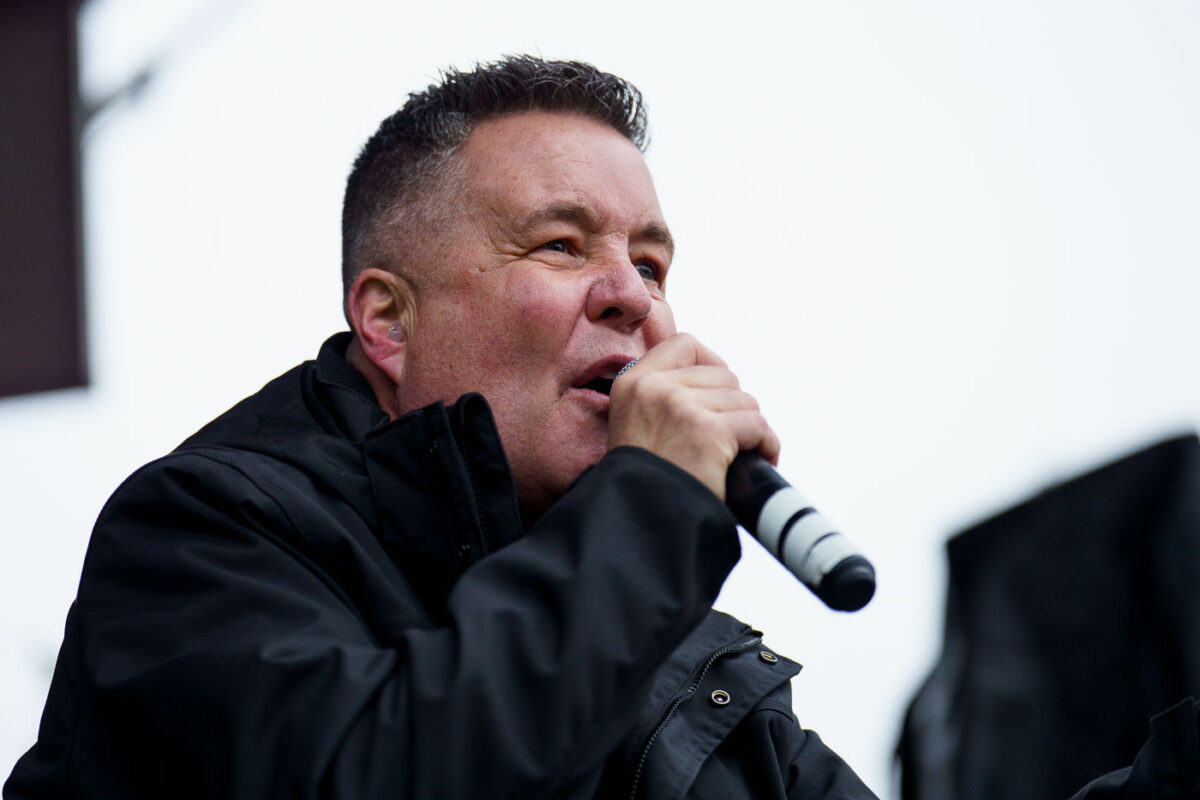 Dropkick Murphys perform at a benefit concert across the street from where Alex Pretti was killed by federal agents. Dropkick Murphys finished their acoustic set with "I'm Shipping Up to Boston". Their set was part of a 7 hour benefit show across from where Alex Pretti was killed by federal agents on January 24. A little over a mile from where Renee Good was killed 17 days prior.“We’ll never forget what we saw with our own eyes, we’ll never forget what we’ve seen here today. Thank you all for allowing us to come bear witness with you, thank you Minnesota!”.