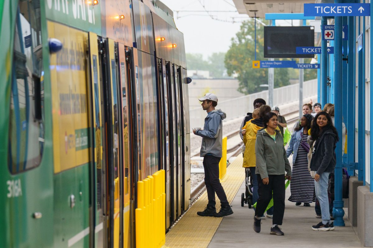 Metro Transit Green Line test train at Louisiana Station