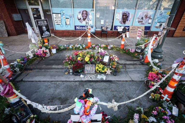 Memorial where Alex Pretti was shot by Border Patrol 3 Memorial where Alex Pretti was shot by Border Patrol